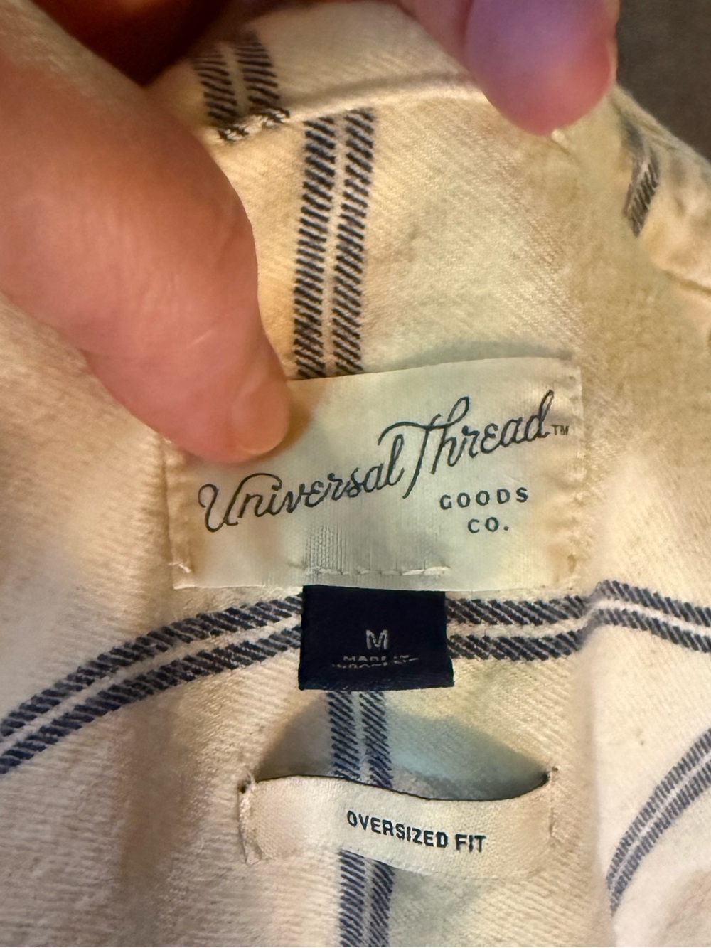 Universal Oversized Button-Up - Picture 3 of 4